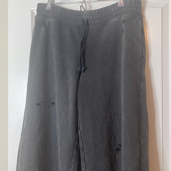 Aerie Wide Leg Fleece Skater Sweatpants Distressed Washed Black Medium - Picture 5 of 16